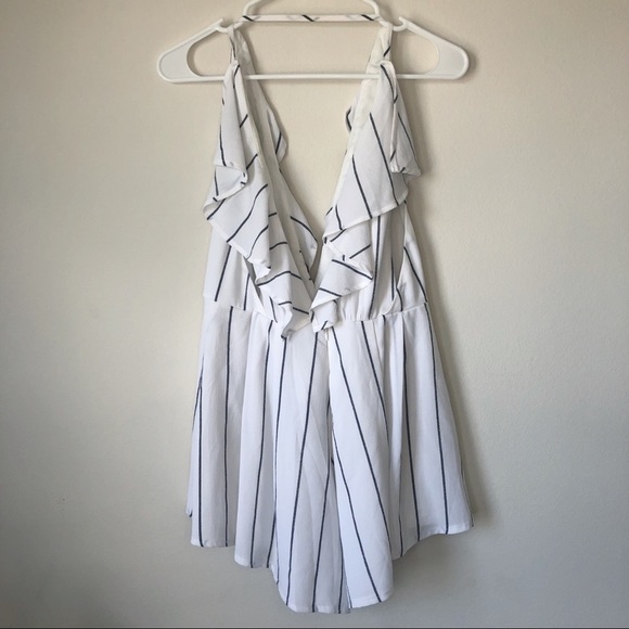 NWT LF White Romper with Gray Stripes - Picture 3 of 6